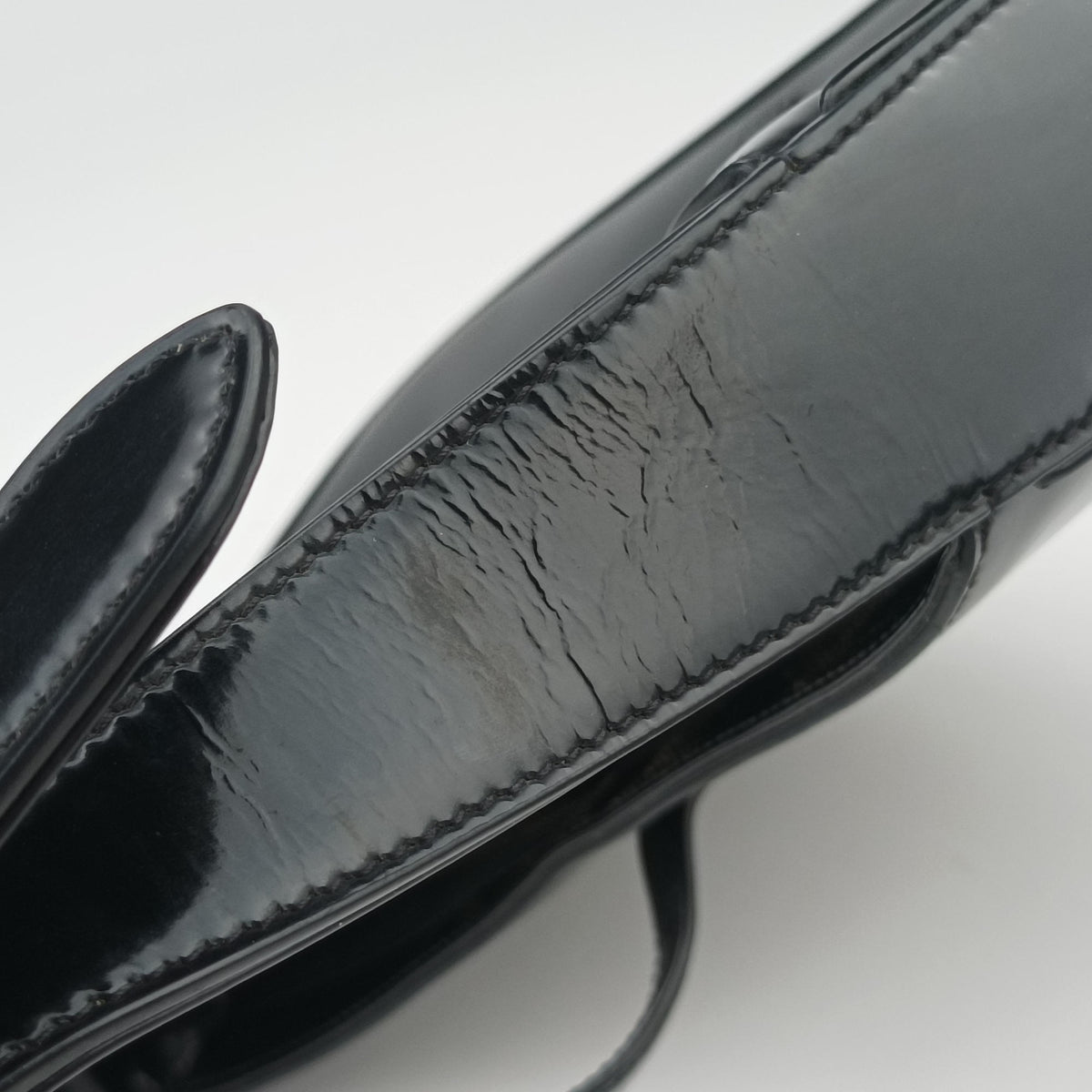 Pre-owned Yves Saint Laurent LE 5 a 7 Mini Hobo Black Patent 57223 shoulderbag | stylenewstar