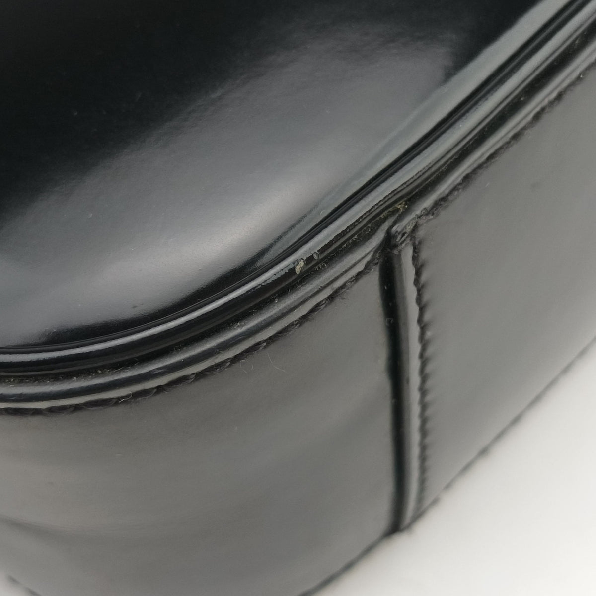 Pre-owned Yves Saint Laurent LE 5 a 7 Mini Hobo Black Patent 57223 shoulderbag | stylenewstar