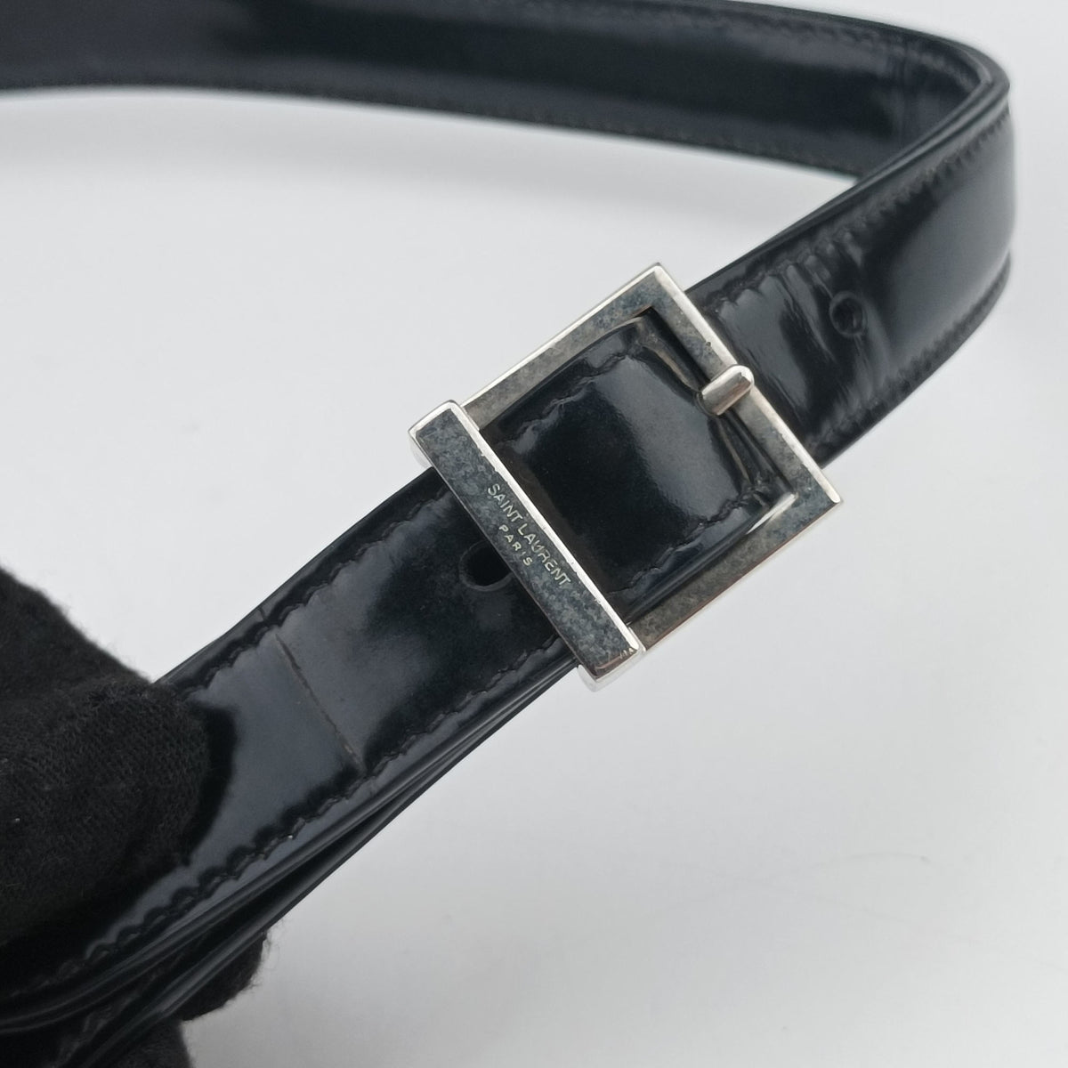 Pre-owned Yves Saint Laurent LE 5 a 7 Mini Hobo Black Patent 57223 shoulderbag | stylenewstar