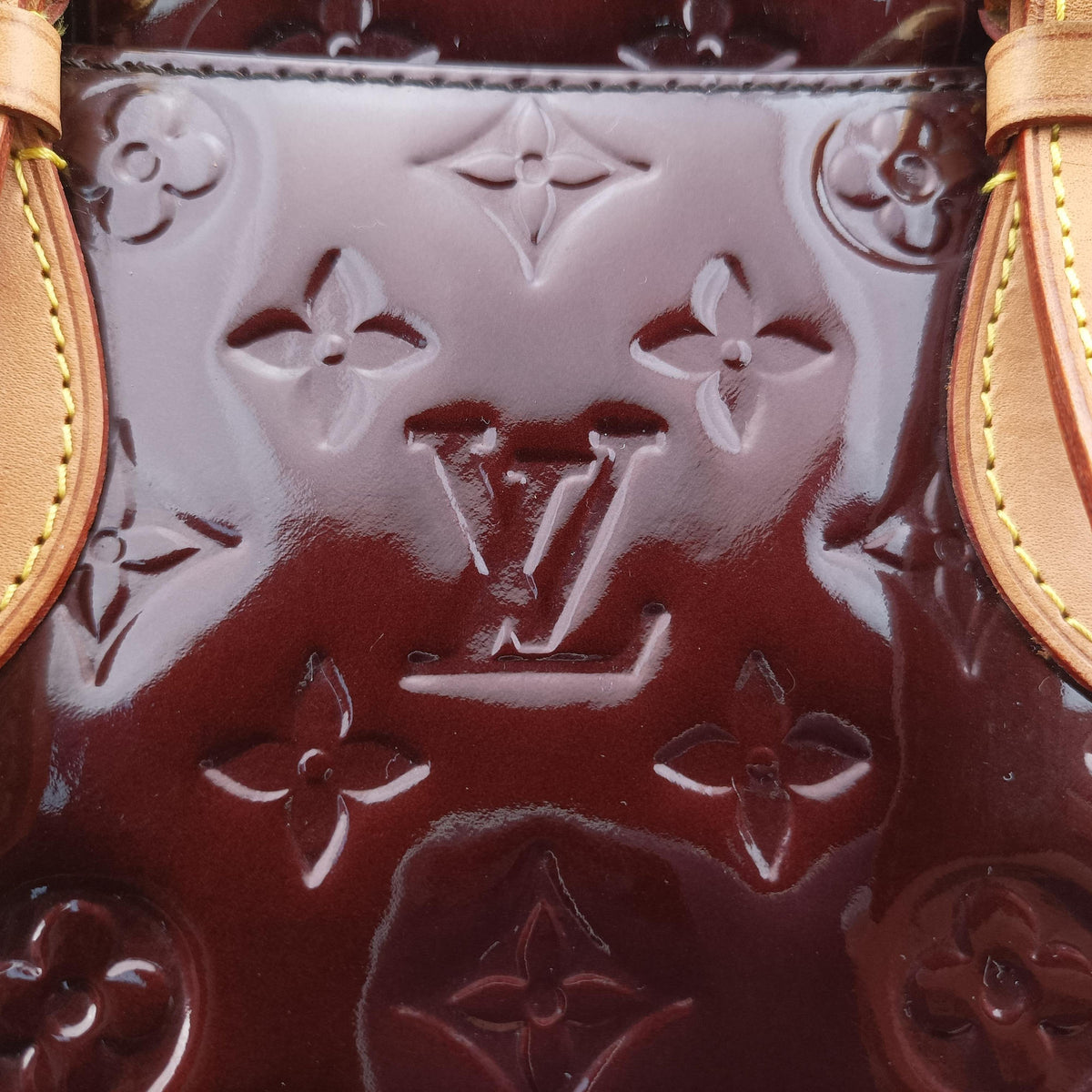 Pre-owned Louis Vuitton Summit Drive Amarante Vernis M93516 handbag | stylenewstar