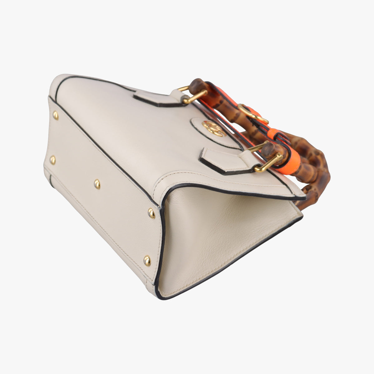 Pre-owned Gucci Diana Mini White Leather 655661 shoulderbag | stylenewstar