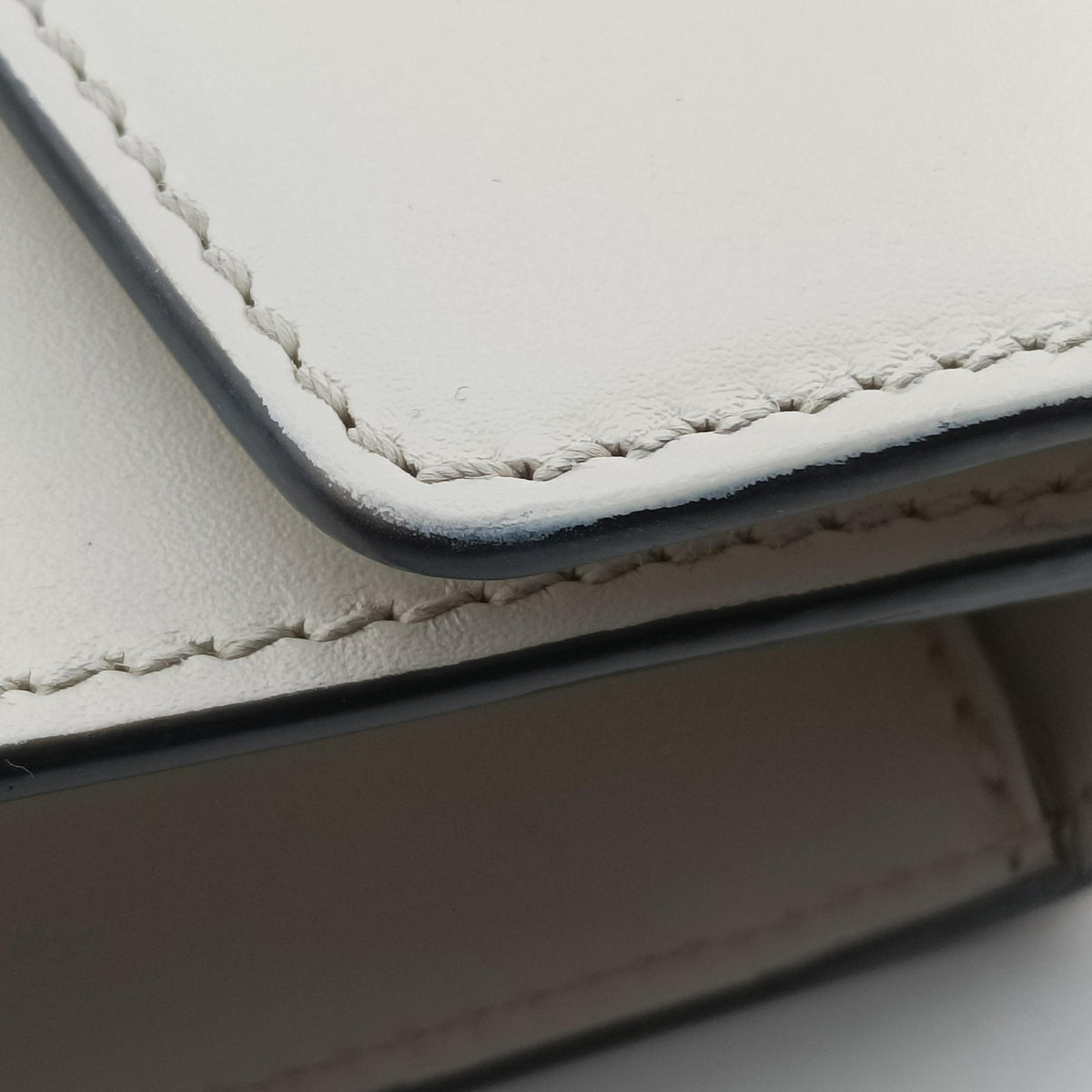 Pre-owned Gucci Sylvie White Leather 470270 shoulderbag | stylenewstar