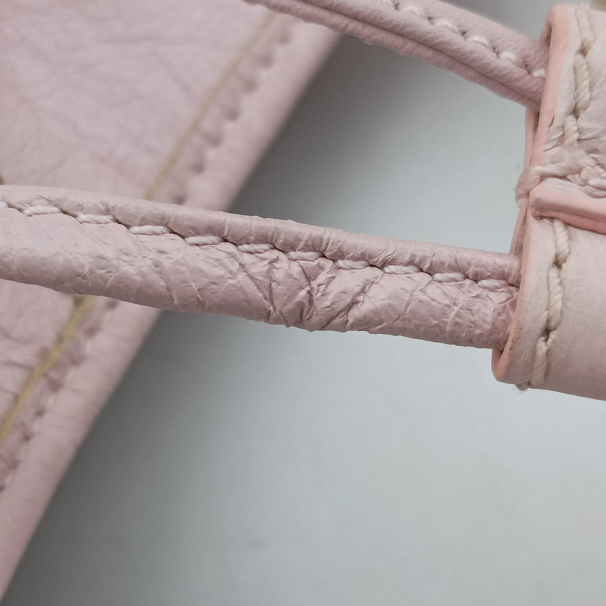 Pre-owned Balenciaga Pompon Pink Lambskin  shoulderbag | stylenewstar