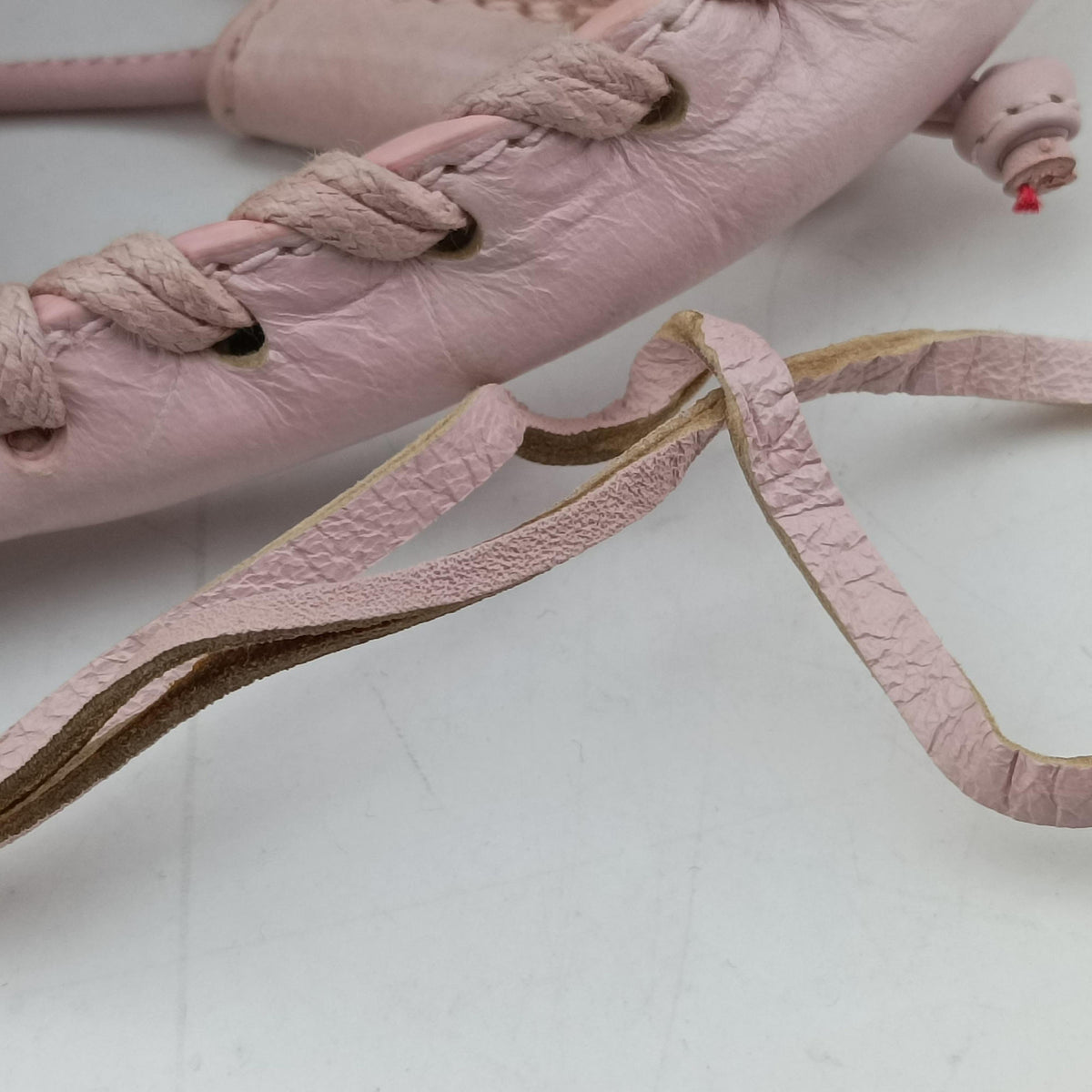 Pre-owned Balenciaga Pompon Pink Lambskin  shoulderbag | stylenewstar