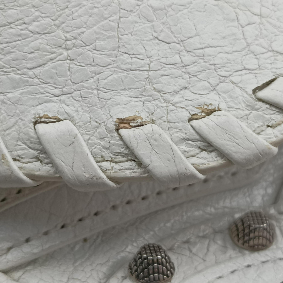 Pre-owned Balenciaga Le Cagole White lambskin  shoulderbag | stylenewstar