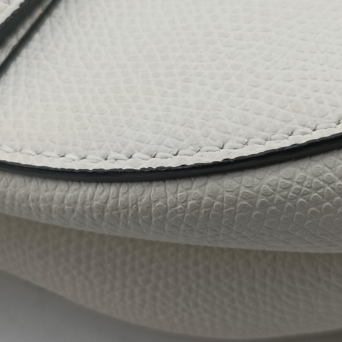 Pre-owned Christian Dior Saddle White Leather  handbag | stylenewstar