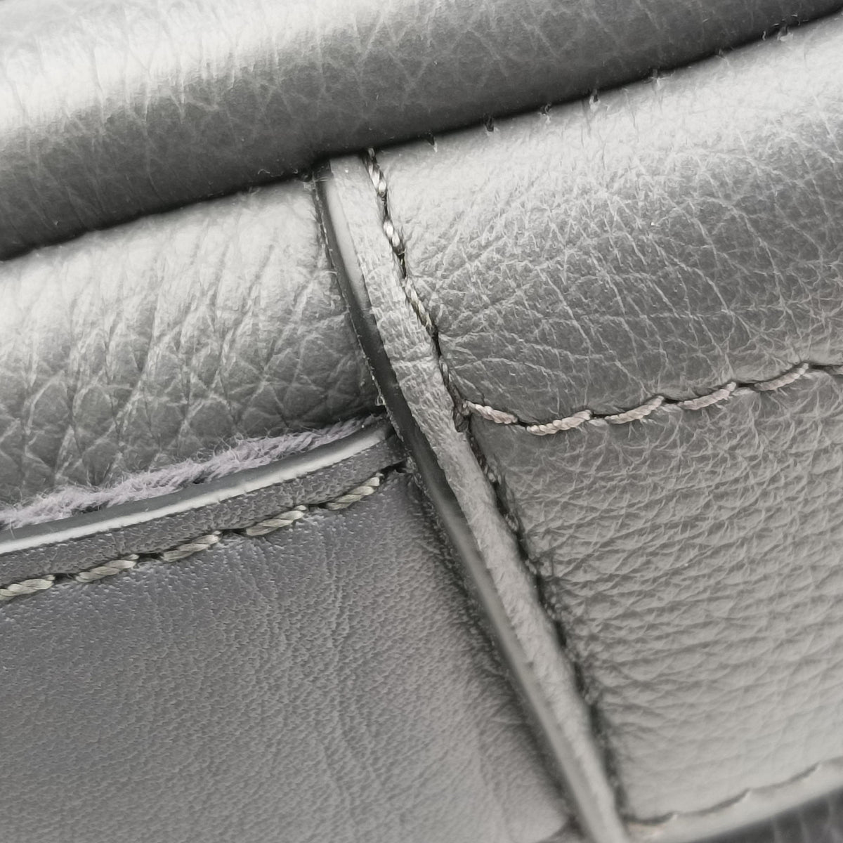 Secondhand Loewe Military Messenger XS Grey Leather B553A72X21 shoulderbag | stylenewstar