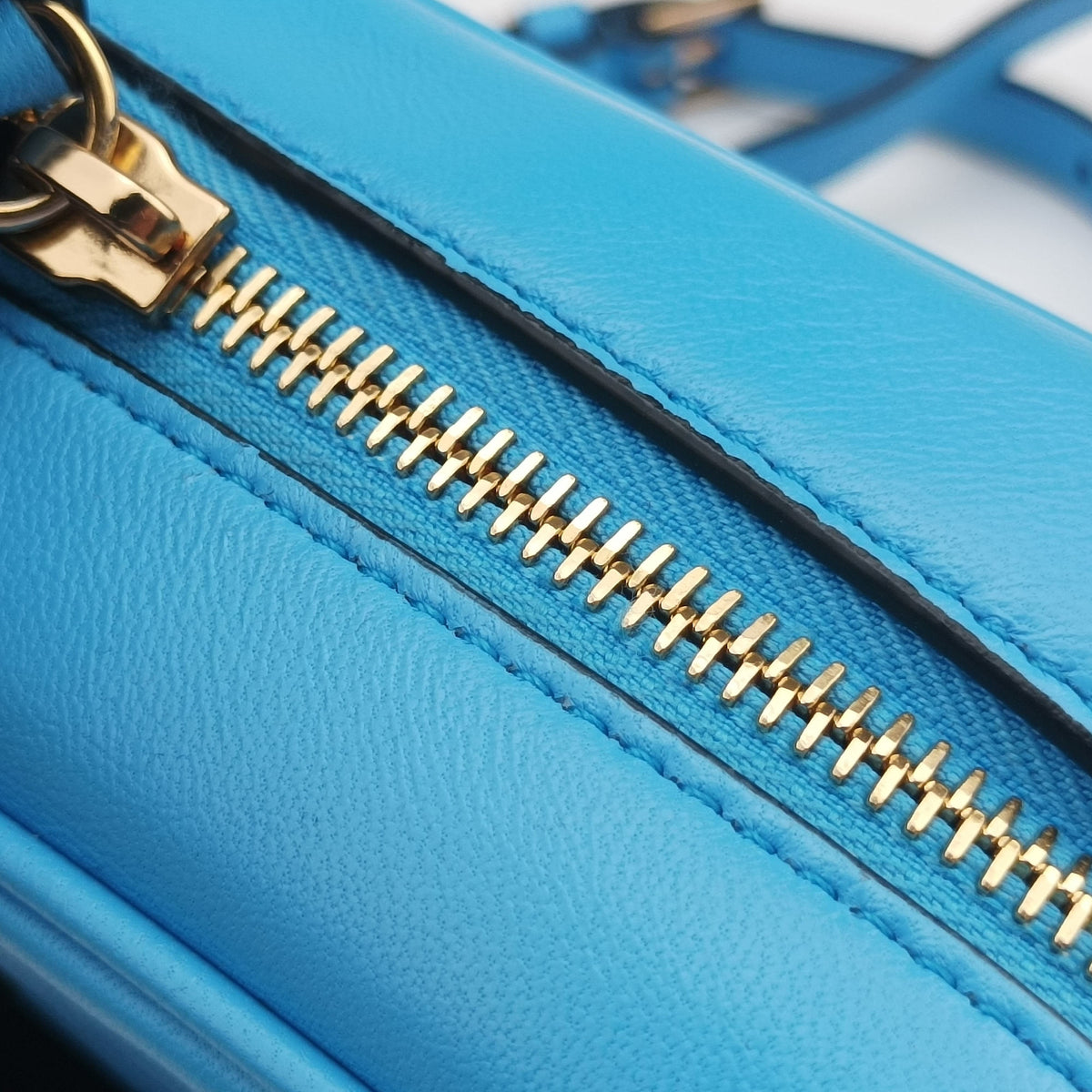 Vintage VERSACE La Medusa Camera Blue Leather  shoulderbag | stylenewstar