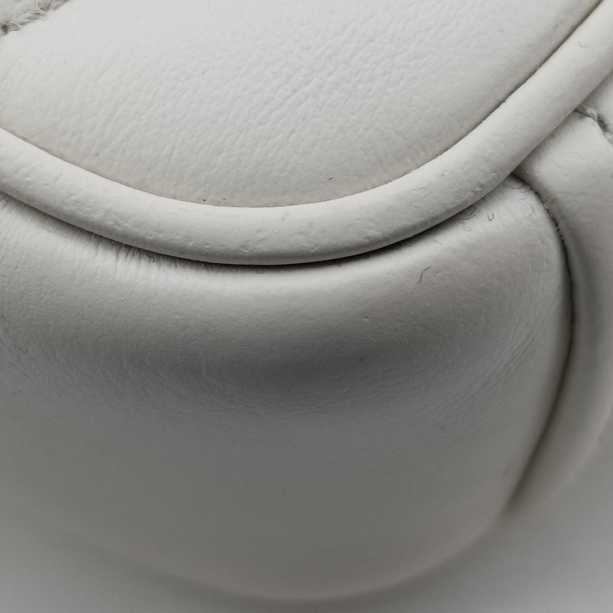 Pre-owned Prada Diagramme White Leather 1BD108 shoulderbag | stylenewstar