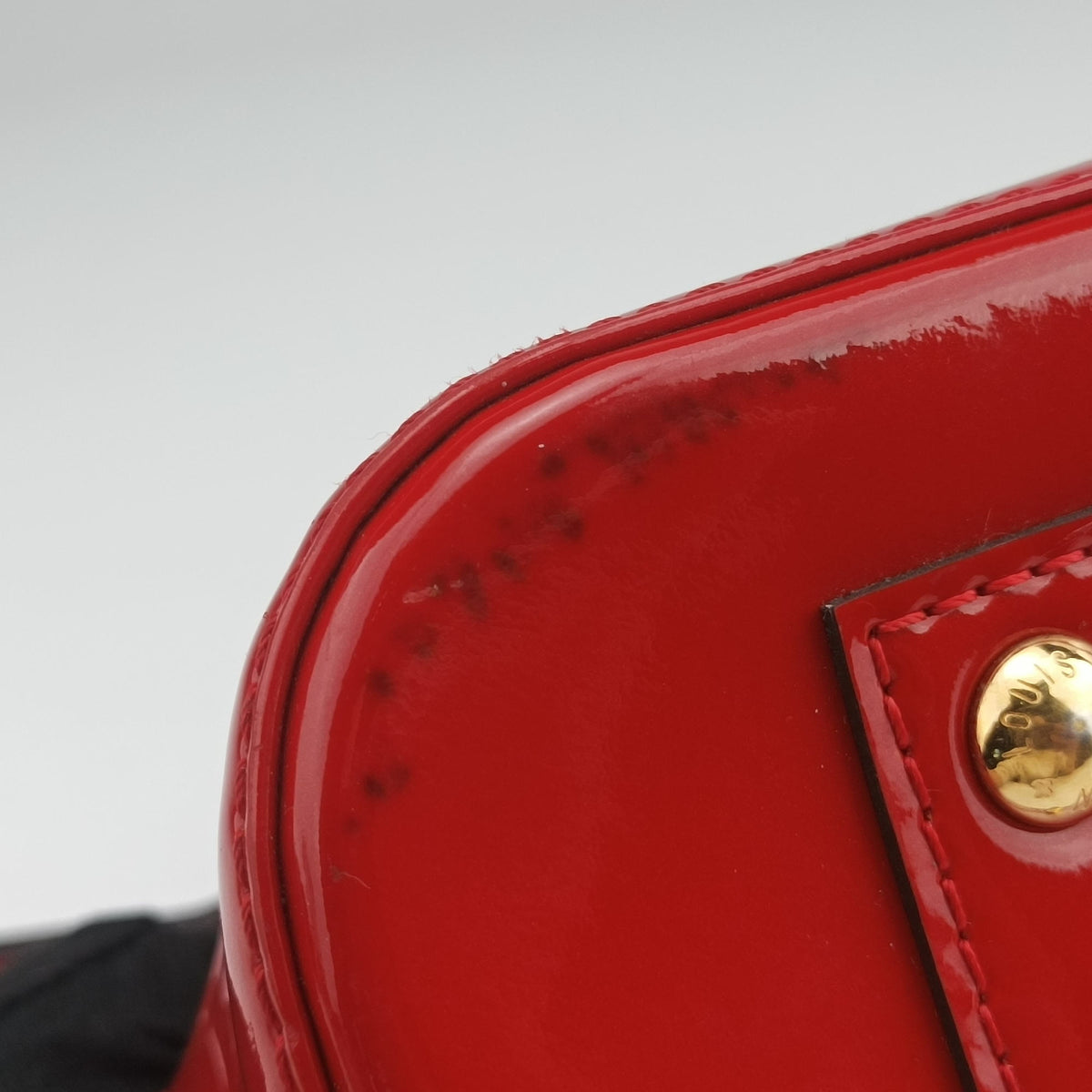 Pre-owned Louis Vuitton Alma BB CERISE Vernis M90174 shoulderbag | stylenewstar