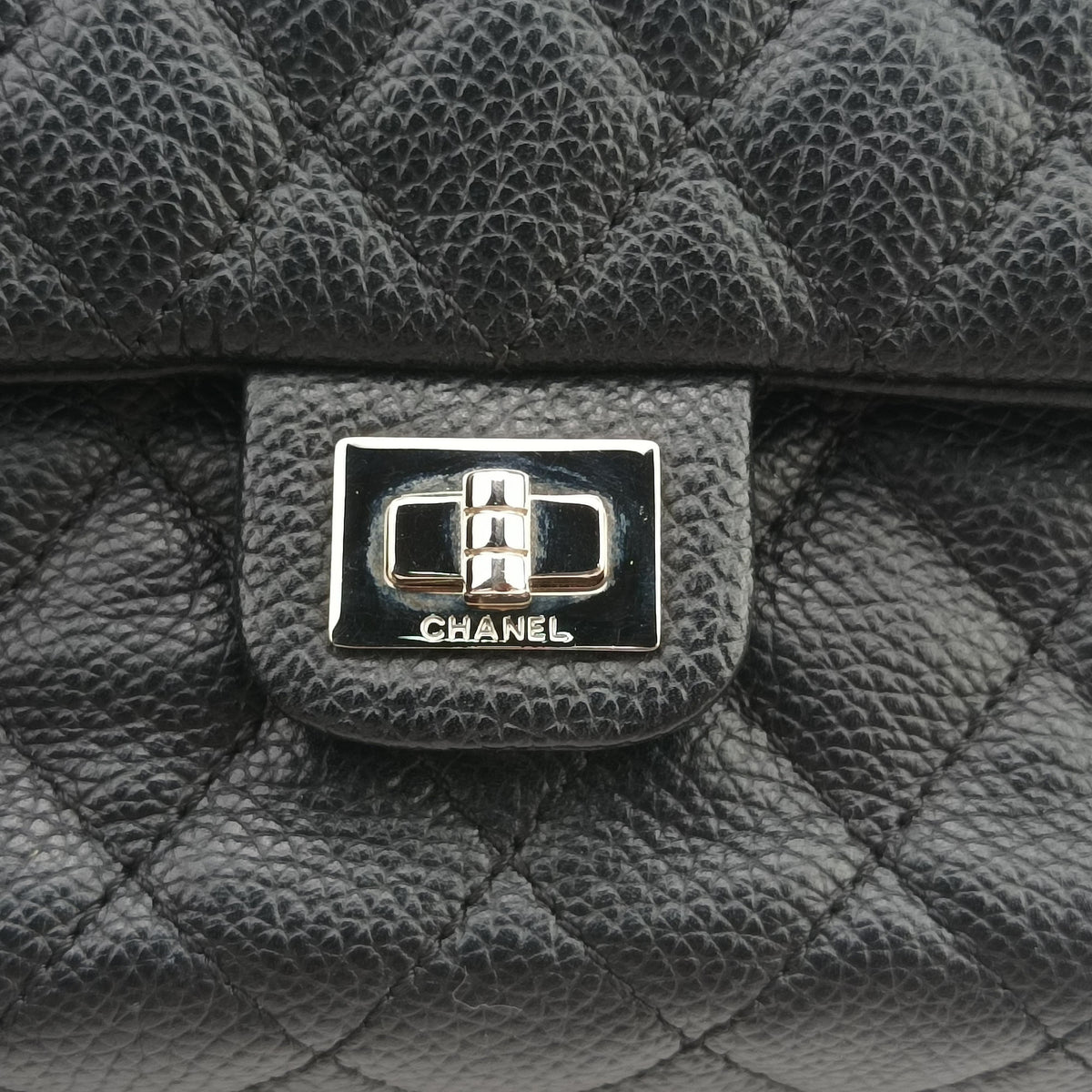 Pre-owned Chanel Matelasse 2.55 Black Caviar skin U48753 bum bag/waist bag | stylenewstar
