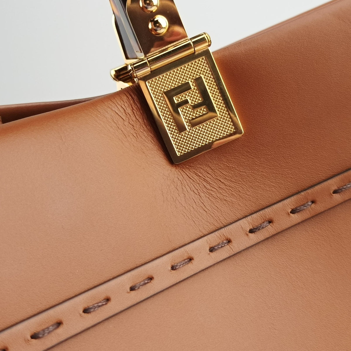Pre-owned Fendi Sunshine Brown Leather 8BH372 handbag | stylenewstar