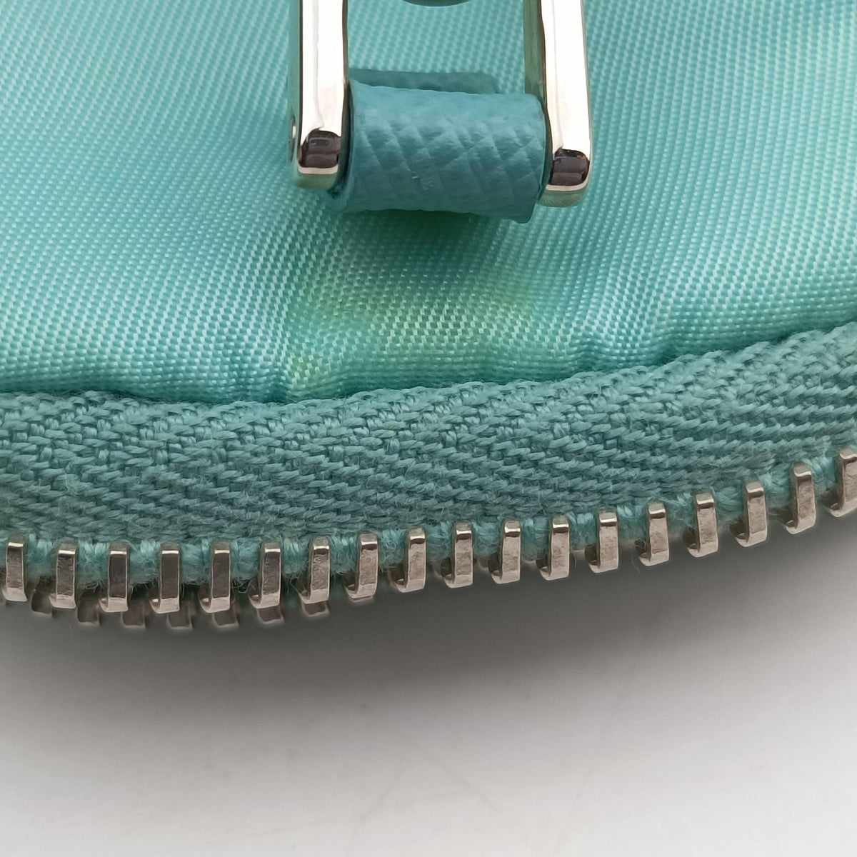 Vintage Prada Re-Edition 2005 Re-Nylon Green nylon 1BH204 shoulderbag | stylenewstar