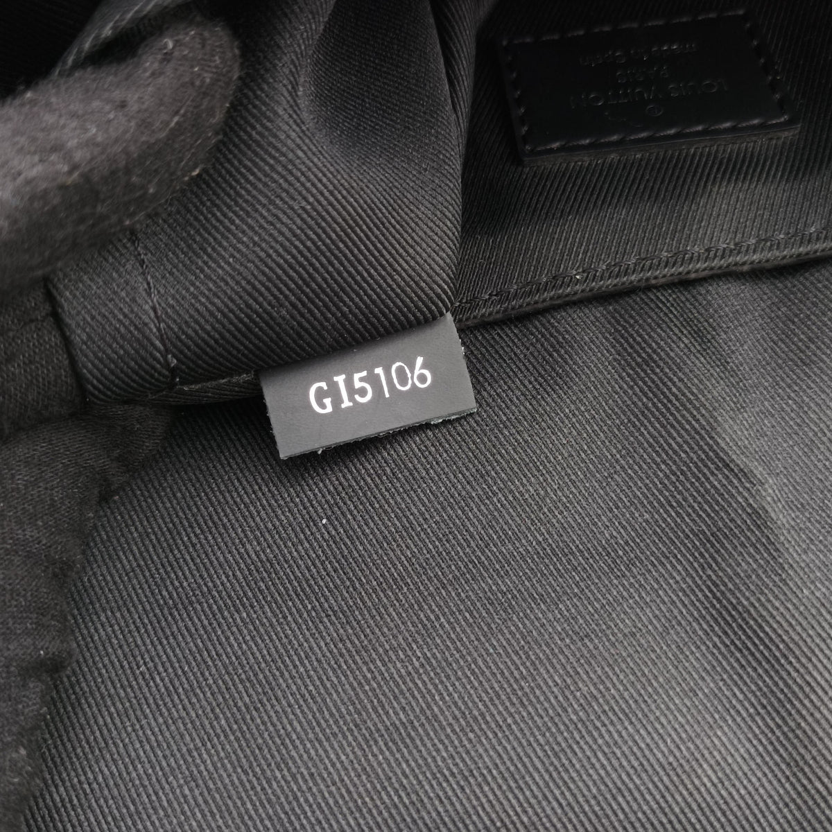 Pre-owned Louis Vuitton District PM Noir Monogram Eclipse M44000 shoulderbag | stylenewstar