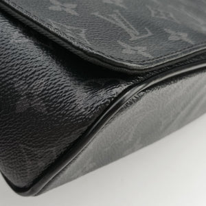 Pre-owned Louis Vuitton District PM Noir Monogram Eclipse M44000 shoulderbag | stylenewstar