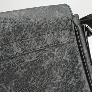 Pre-owned Louis Vuitton District PM Noir Monogram Eclipse M44000 shoulderbag | stylenewstar