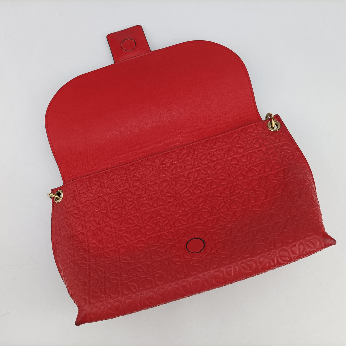 Pre-owned Loewe Avenue Red Leather  shoulderbag | stylenewstar