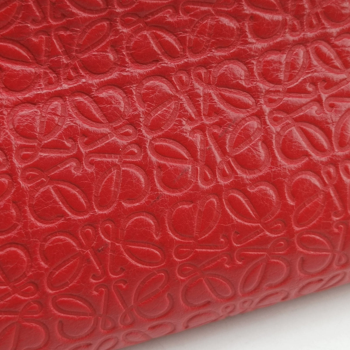Pre-owned Loewe Avenue Red Leather  shoulderbag | stylenewstar
