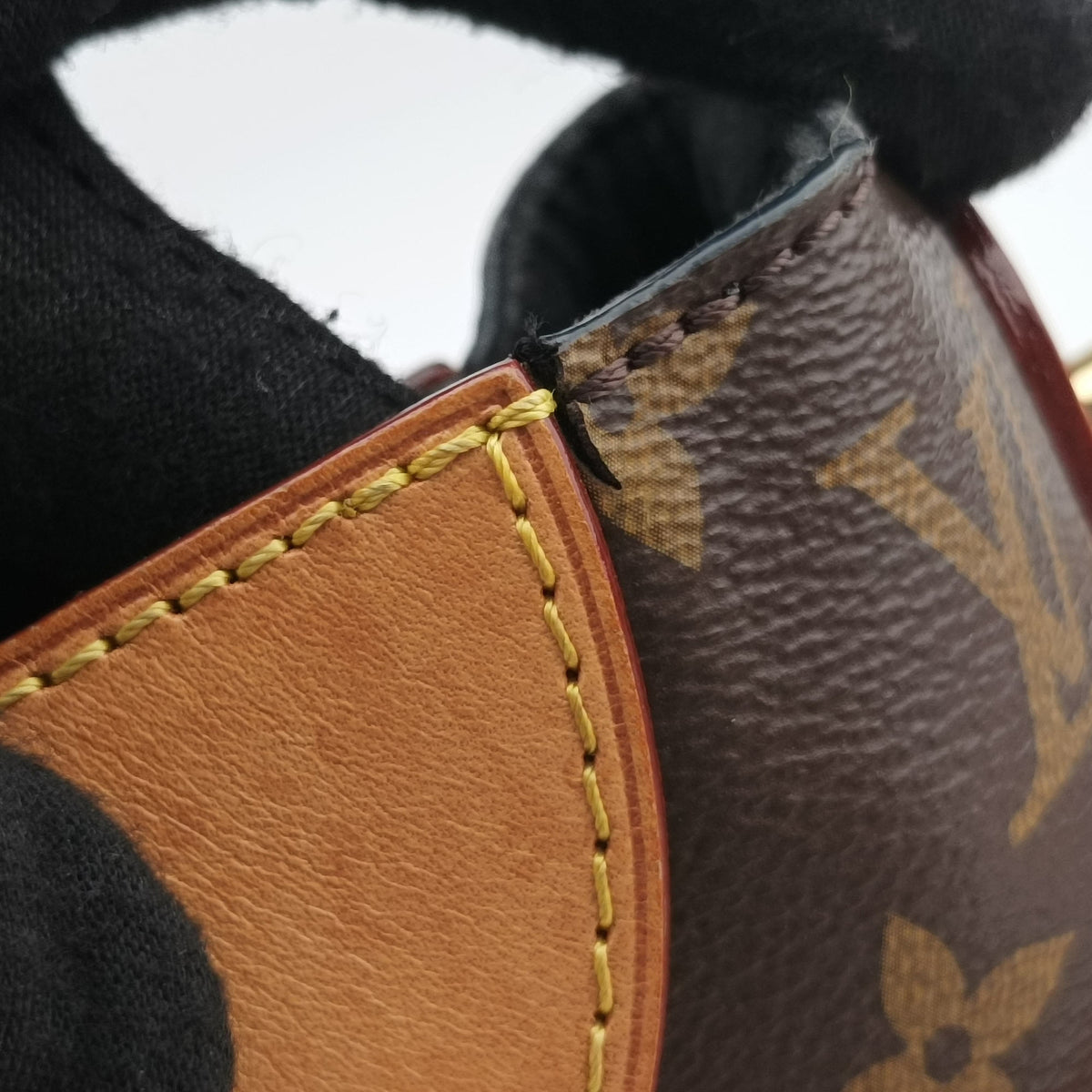 Secondhand Louis Vuitton DUFFLE brown Monogram Canvas M43587 shoulderbag | stylenewstar