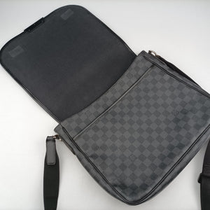 Pre-owned Louis Vuitton DANIEL MM Noir Damier GRAPHITE N58029 shoulderbag | stylenewstar