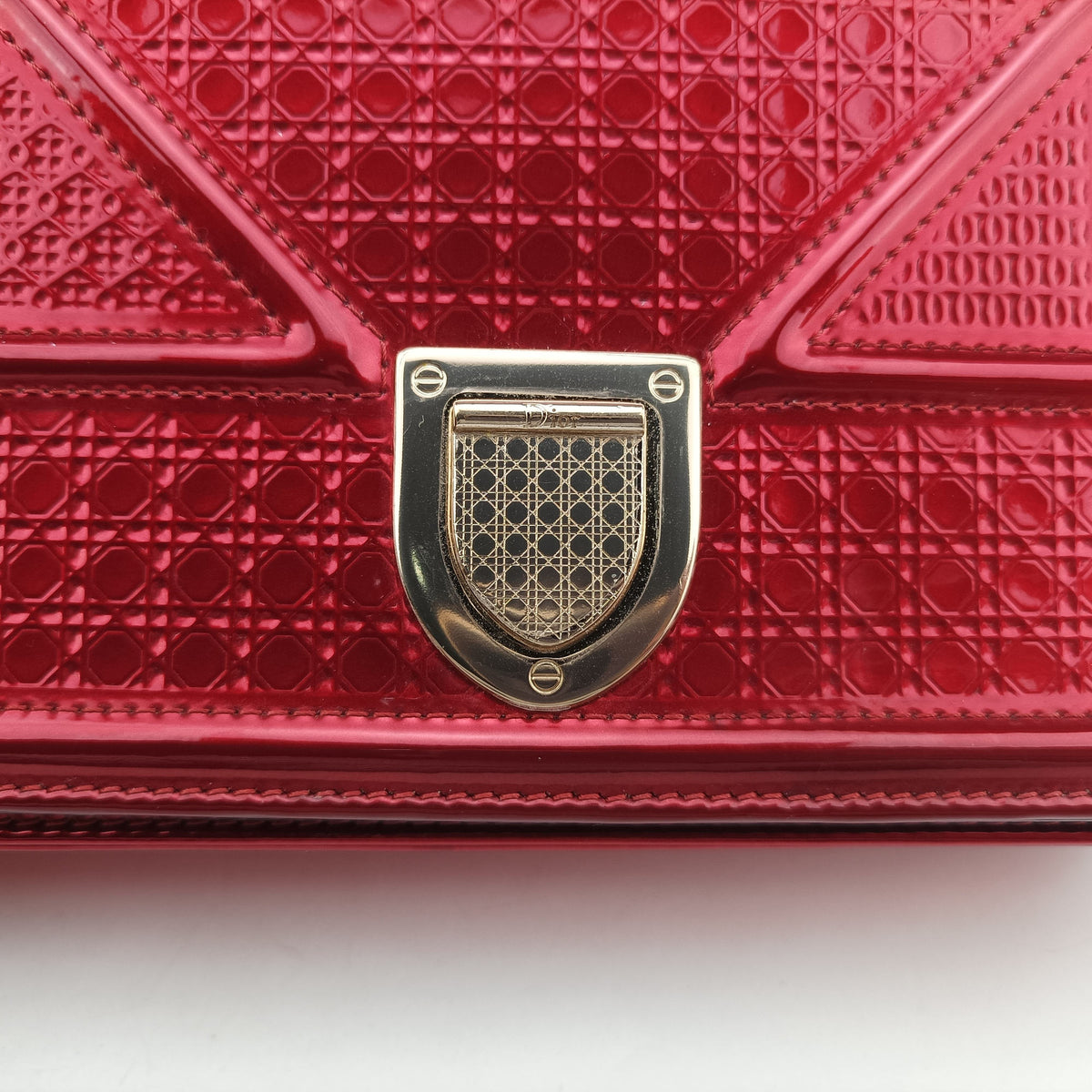 Secondhand Christian Dior DIORAMA Red Enamel  shoulderbag | stylenewstar