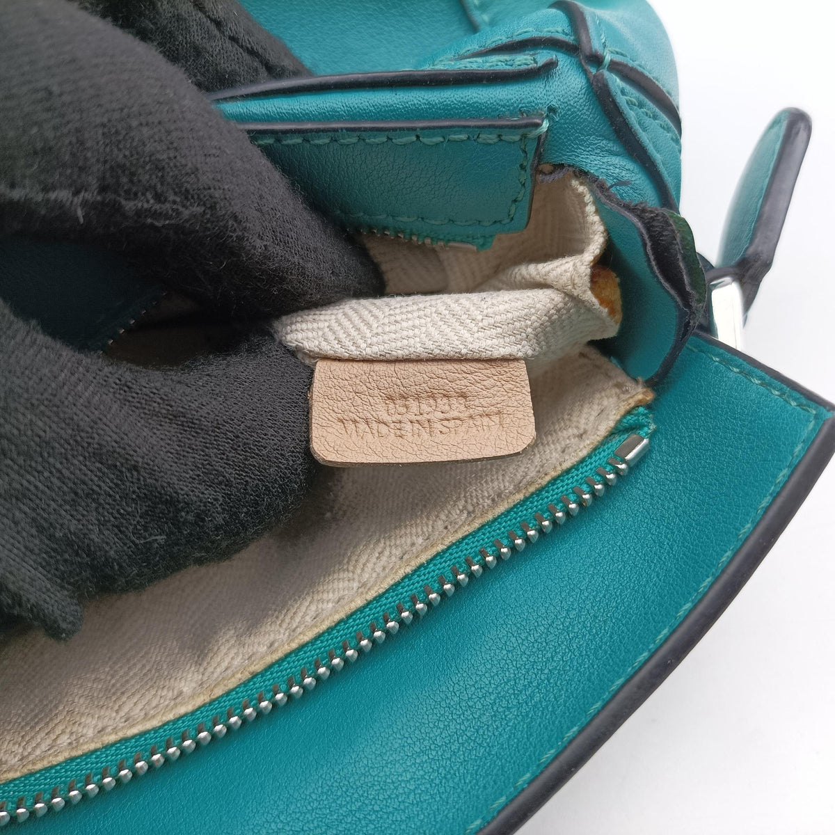 Pre-owned Loewe Puzzle Green Leather  shoulderbag | stylenewstar