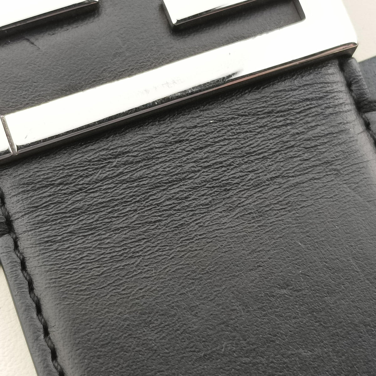 Pre-owned Fendi Trunk White×Black Leather 7VA507 shoulderbag | stylenewstar