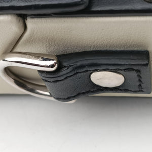 Pre-owned Fendi Trunk White×Black Leather 7VA507 shoulderbag | stylenewstar