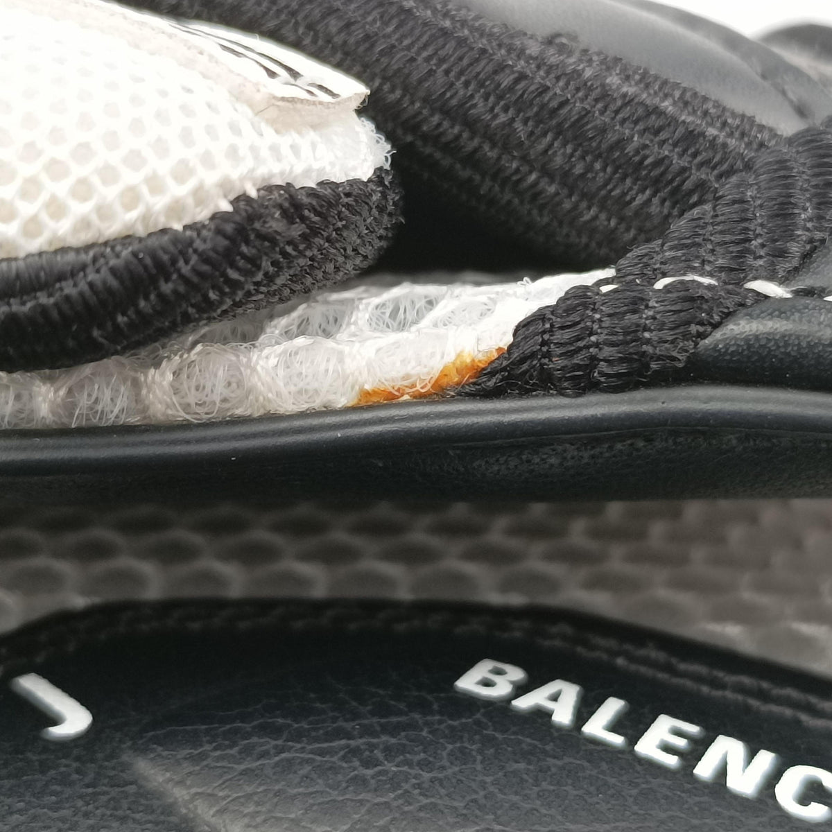 Pre-owned Balenciaga Sneakerhead Black×white fabric  shoulderbag | stylenewstar