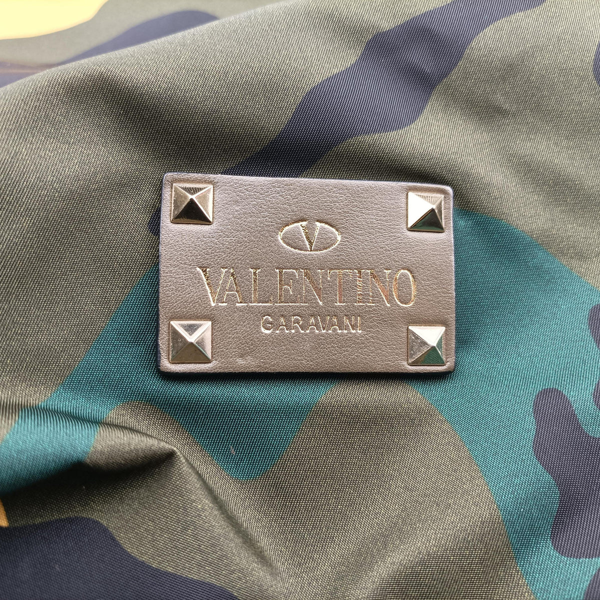 Pre-owned Valentino Rockstud camouflage Green×Multicolour nylon× Leather  shoulderbag | stylenewstar