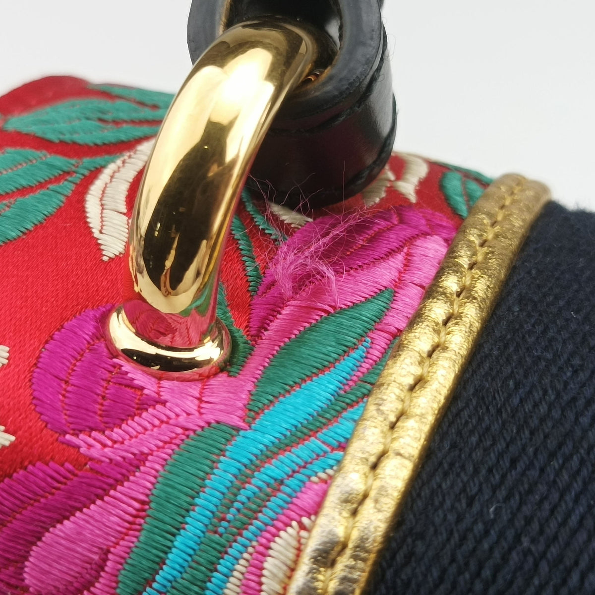 Pre-owned Gucci Sylvie Red x Multicolor silk 472107 shoulderbag | stylenewstar