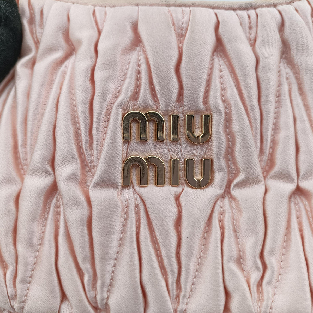 Pre-owned Miu Miu Wander Matelasse hobo Pink Satin 5BC125 shoulderbag | stylenewstar