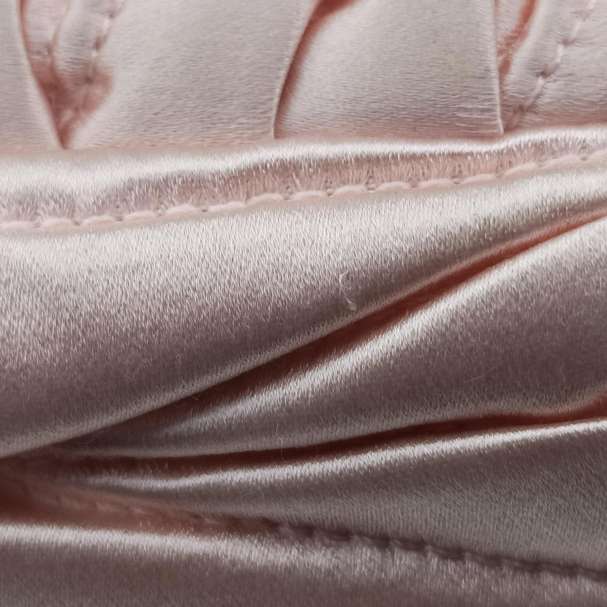 Pre-owned Miu Miu Wander Matelasse hobo Pink Satin 5BC125 shoulderbag | stylenewstar