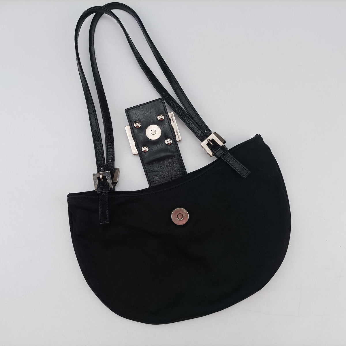 Pre-owned Fendi croissants Black cloth 26724 shoulderbag | stylenewstar