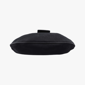 Pre-owned Fendi croissants Black cloth 26724 shoulderbag | stylenewstar