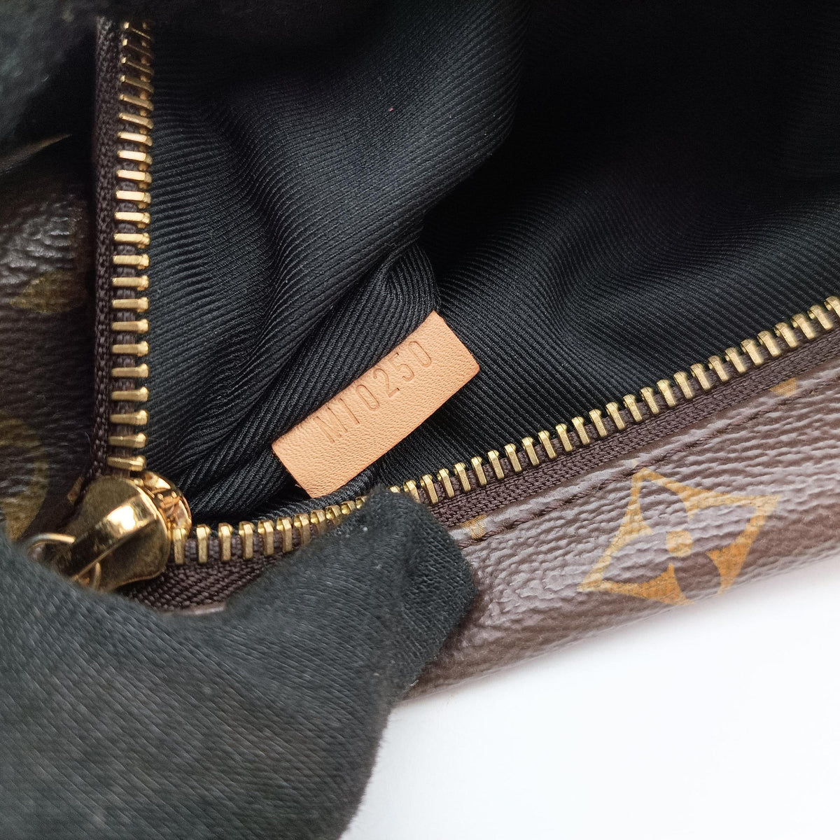 Vintage Louis Vuitton Bam Brown Monogram Canvas M43644 bum bag/waist bag | stylenewstar