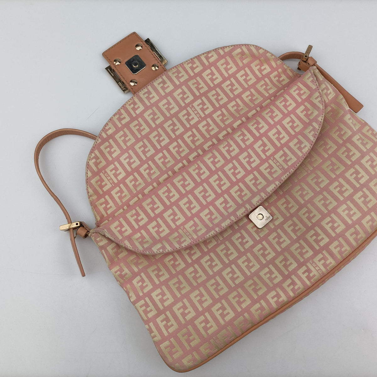 Secondhand Fendi Zucchino Baguette Pink Canvas×Leather 8BR002 shoulderbag | stylenewstar