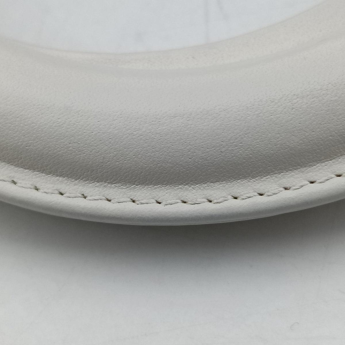 Secondhand Christian Dior Diorissimo White Leather  shoulderbag | stylenewstar