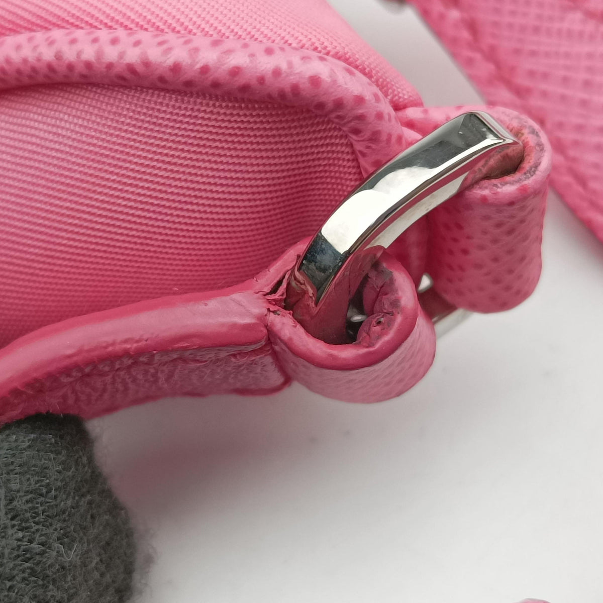 Secondhand Prada Re-Edition 2005 Hobo Pink Nylon×leather 1NE515 handbag | stylenewstar