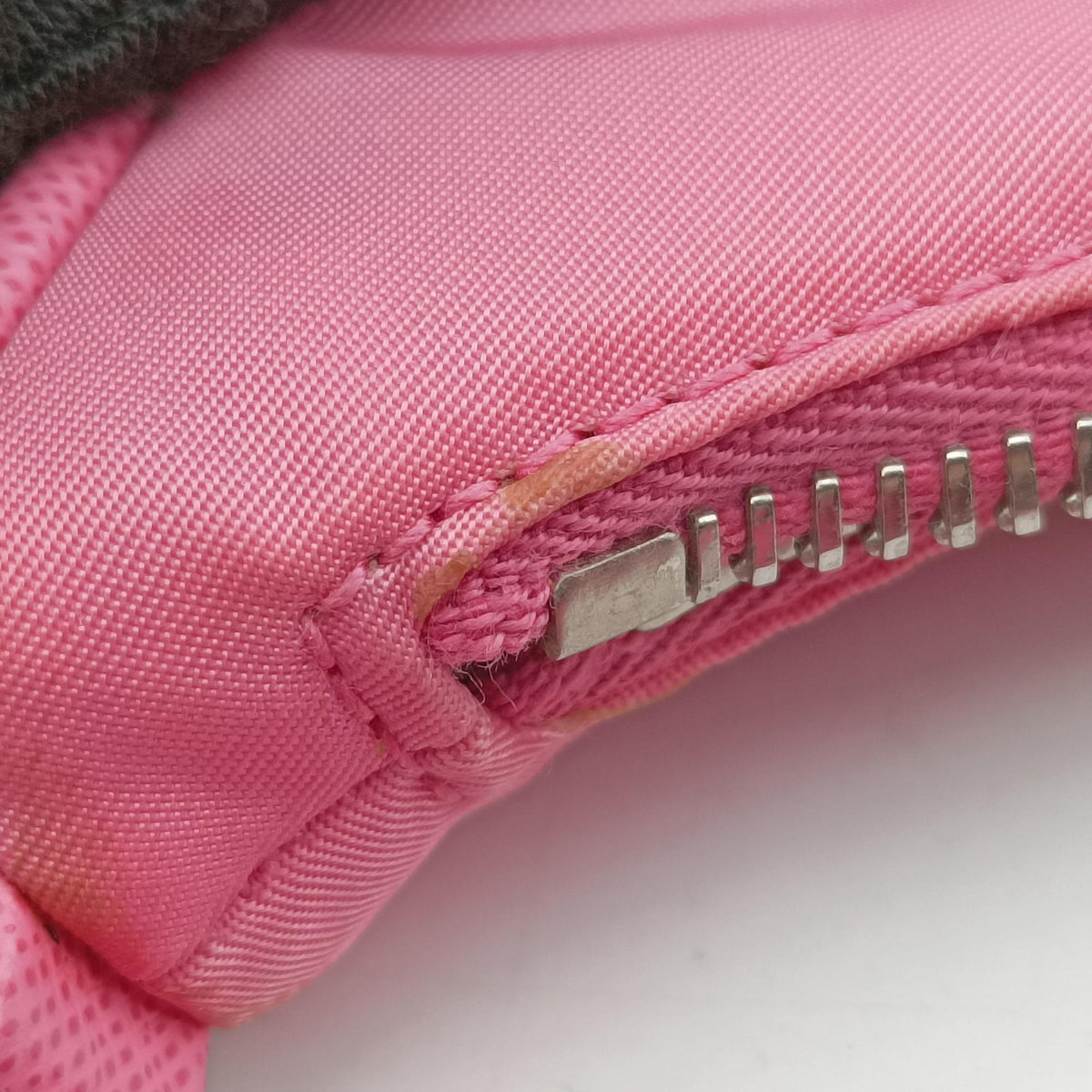 Secondhand Prada Re-Edition 2005 Hobo Pink Nylon×leather 1NE515 handbag | stylenewstar