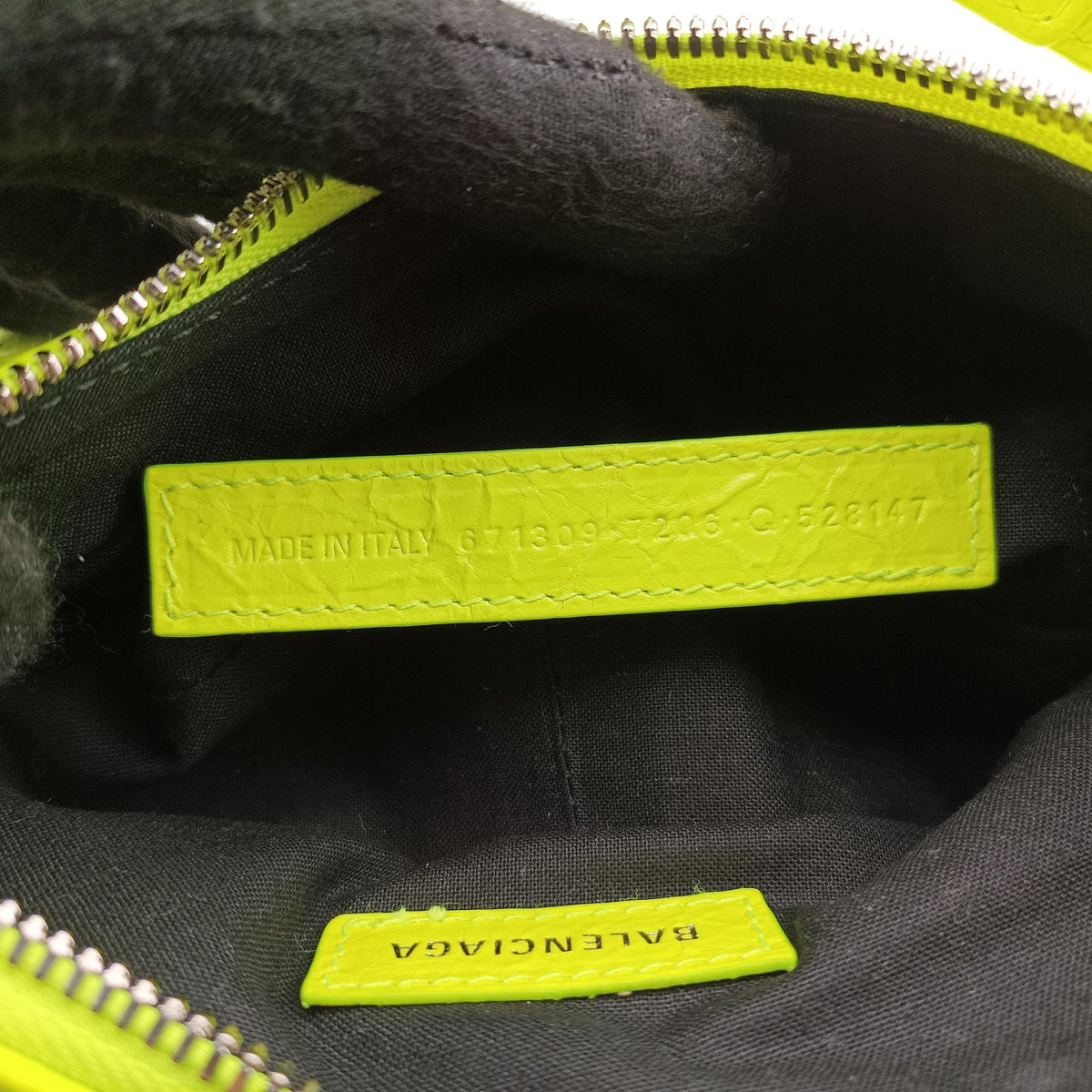 Vintage Balenciaga Le Cagole Green lambskin  shoulderbag | stylenewstar