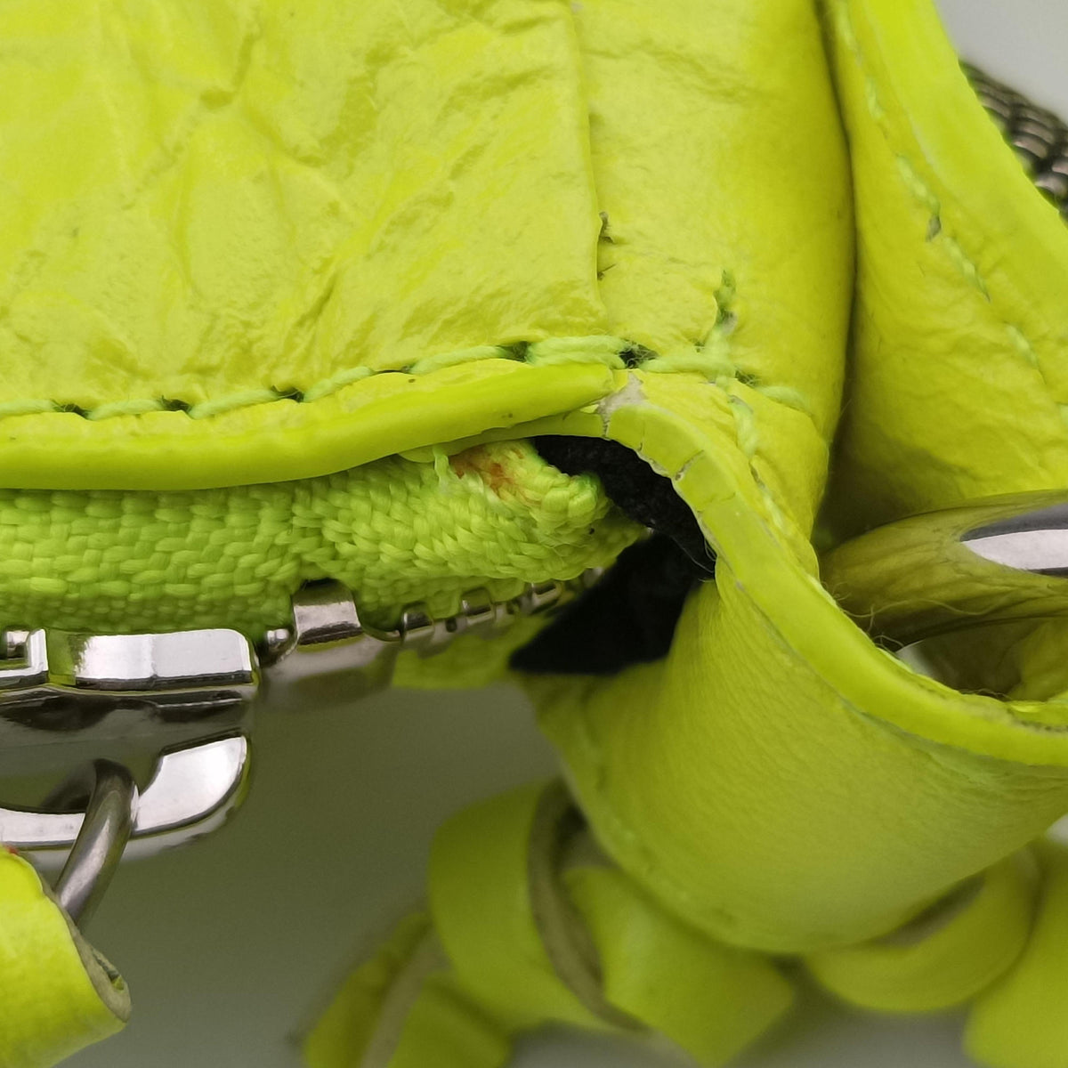 Vintage Balenciaga Le Cagole Green lambskin  shoulderbag | stylenewstar