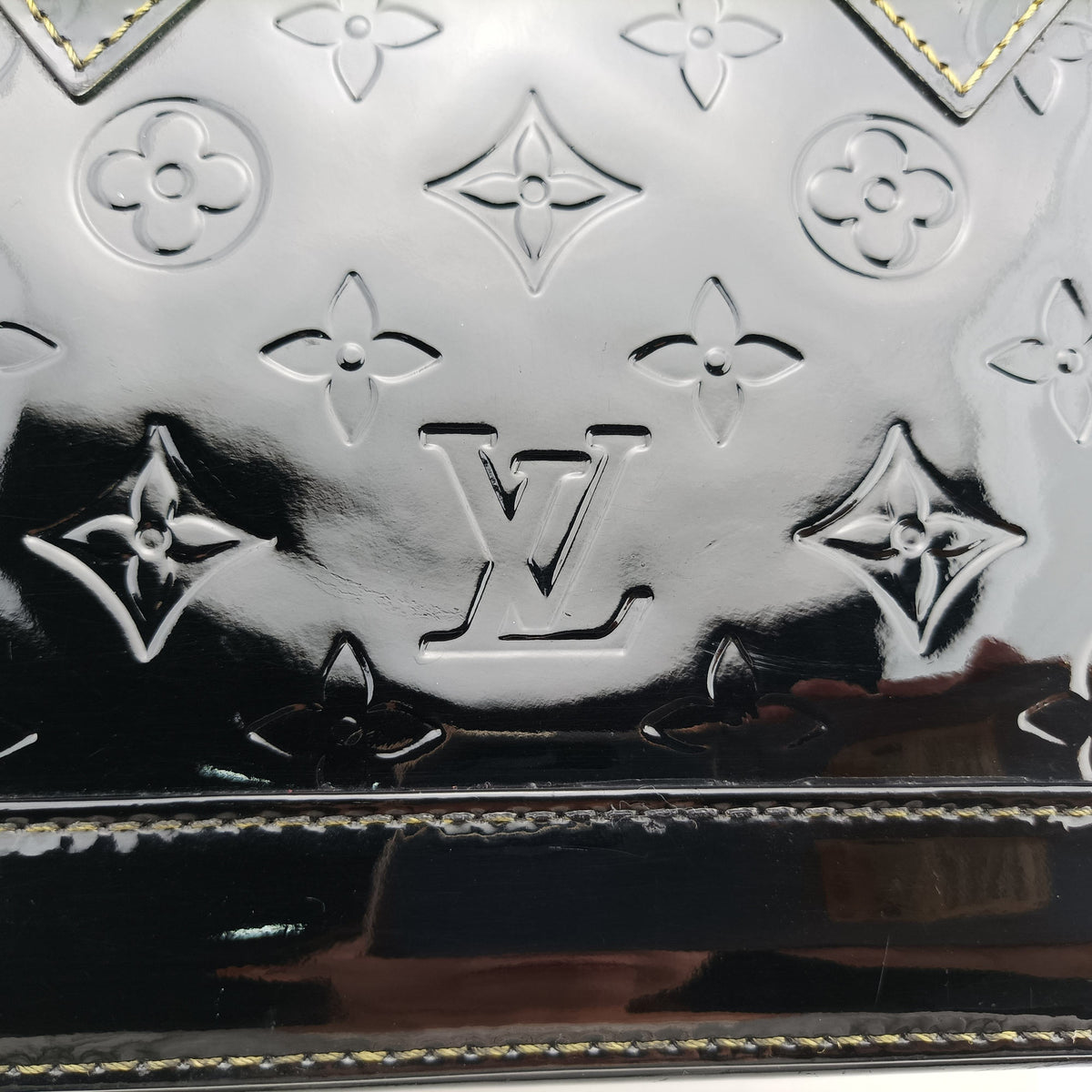 Secondhand Louis Vuitton Alma BB Black Vernis  handbag | stylenewstar