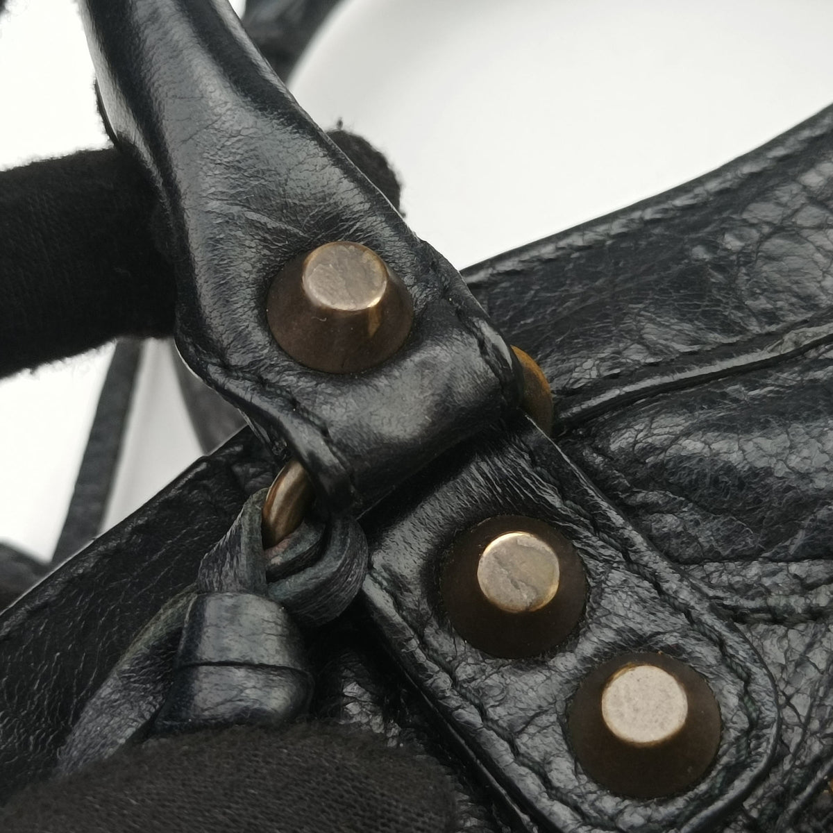 Pre-owned Balenciaga Classic City Mini Black lambskin  shoulderbag | stylenewstar