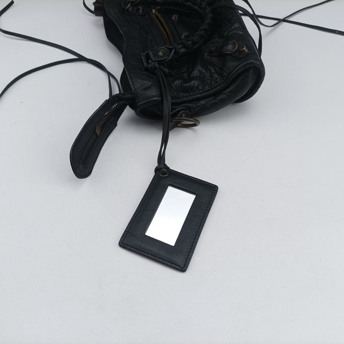 Pre-owned Balenciaga Classic City Mini Black lambskin  shoulderbag | stylenewstar