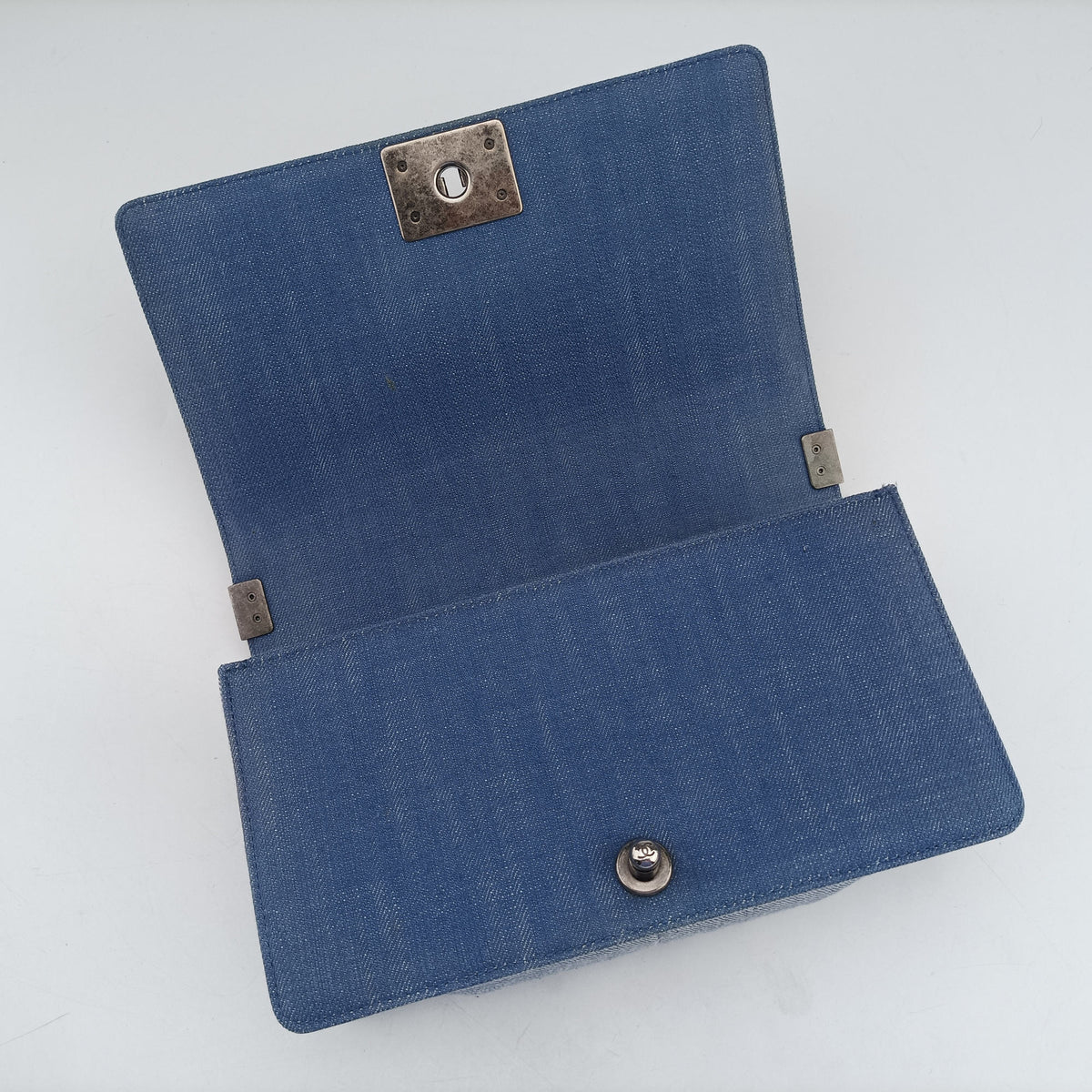 Pre-owned Chanel BOY CHANEL Blue Denim A67086 shoulderbag | stylenewstar