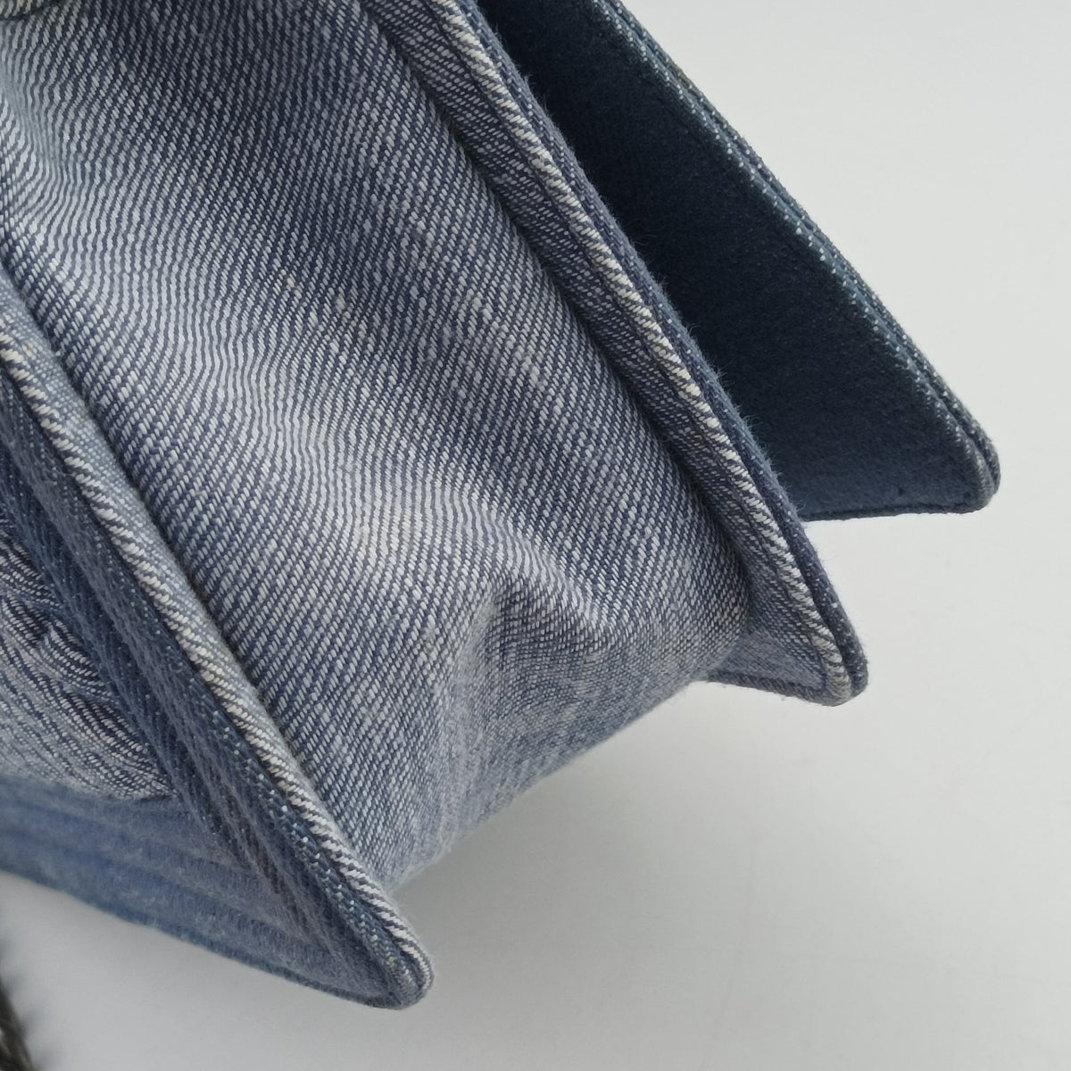 Pre-owned Chanel BOY CHANEL Blue Denim A67086 shoulderbag | stylenewstar
