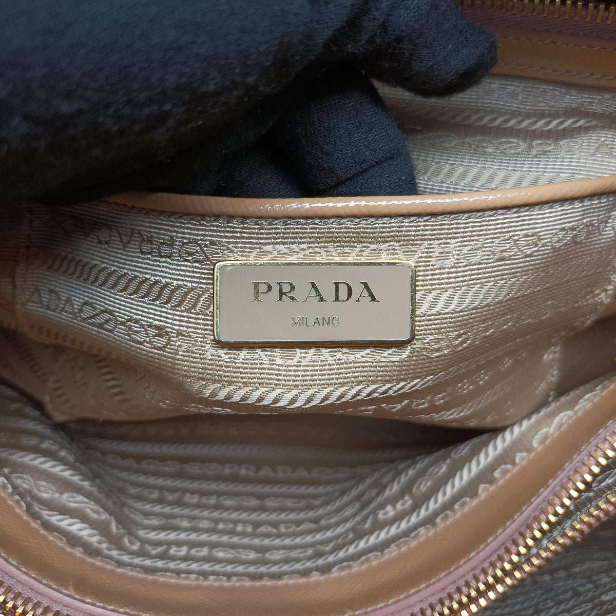 Vintage Prada Promenade Beige Patent SAFFIANO Leather BN2558 handbag | stylenewstar