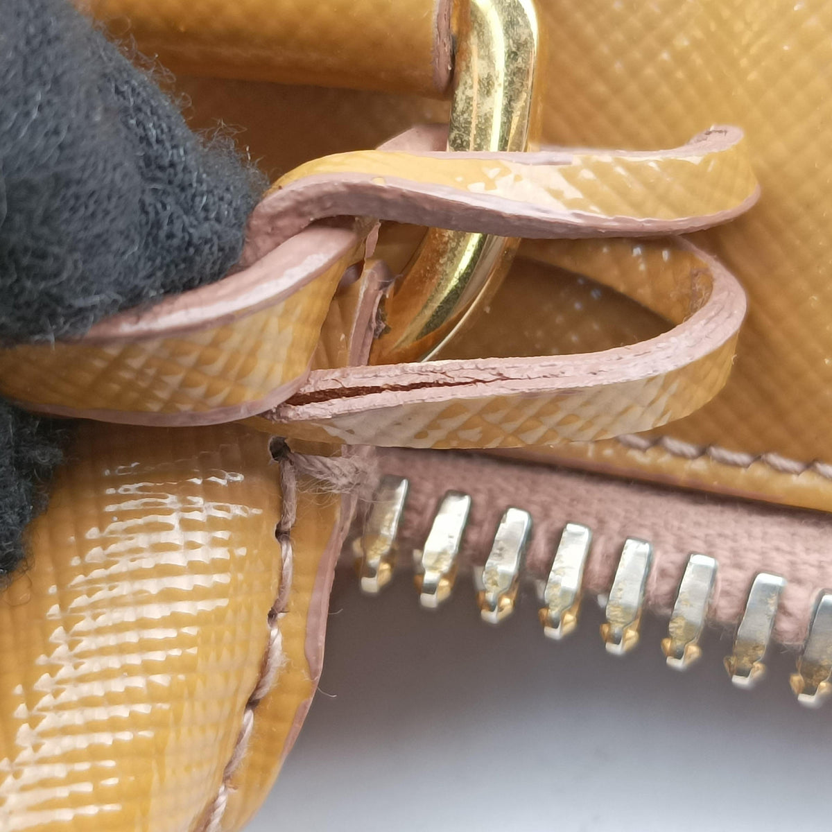Vintage Prada Promenade Beige Patent SAFFIANO Leather BN2558 handbag | stylenewstar