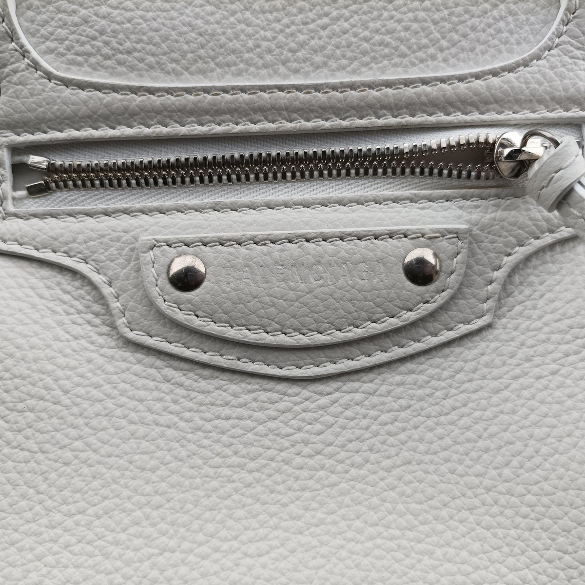 Secondhand Balenciaga Neo Classic City S White Leather 638521 shoulderbag | stylenewstar
